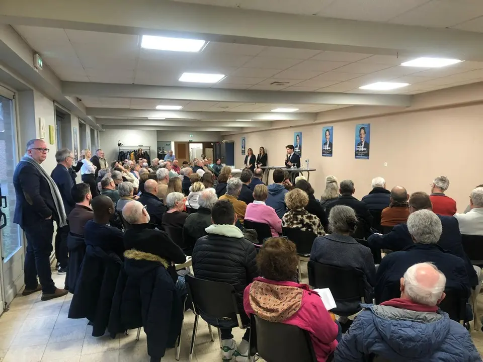 Réunion publique 21 février - dos du public